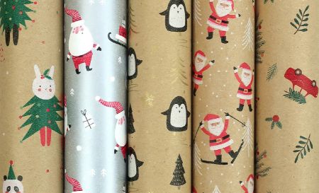 Poza cu HARTIE AMBALAJ ROLA 70CM X 2M SANTAS WONDERLAND ROTOLUX