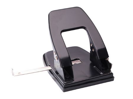 Poza cu Perforator metalic, capacitate perforare 25 de coli de 80gsm. Distanta dintre gaurile de perforare  80mm.