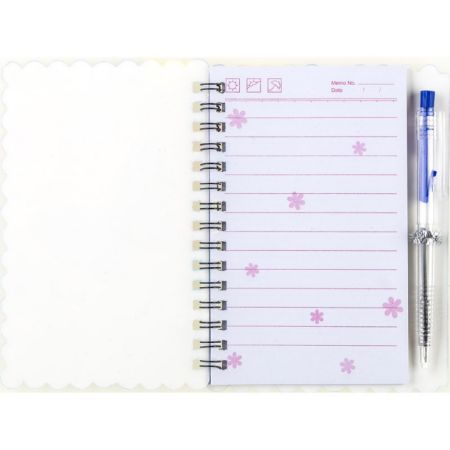 Poza cu Notebook cu spirala si pix, dimensiune 140x103mm in display de plastic