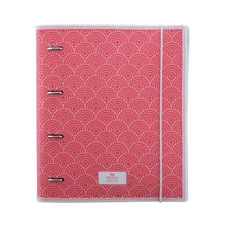 Poza cu Organizator A4+ cu 4 inele 100 file liniatura dictando si matematica, inchidere cu elastic, etichete auto-adezive si 5 separatoare cu buzunar din plastic incluse dimensiune 33*28*6cm 4 culori disponibile