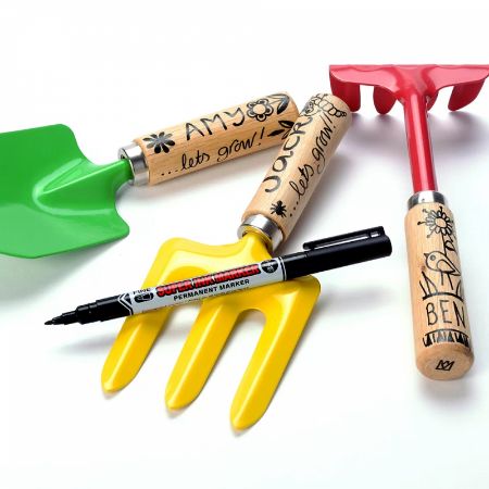 Poza cu Marker permanent UNI PNA-125, varf rotund fine, 0.9mm