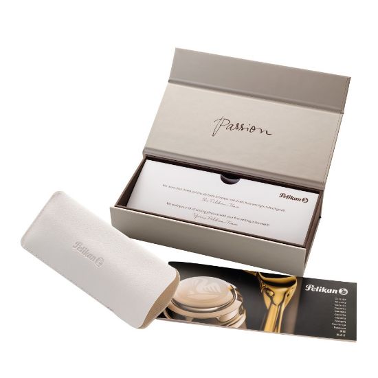 Poza cu STILOU SOUVERAN M800 EF CREAM BLUE PENITA AUR 18K+ACCESORII PLACATE AUR ALB-ALBASTRU CUTIE CADOU