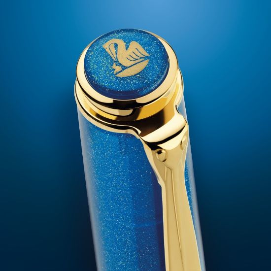 Poza cu STILOU CLASSIC M200 F GOLDEN LAPIS PENITA OTEL+ACCESORII PLACATE AUR CUTIE CADOU